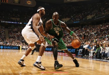 足球直播-法甲最佳防守球员表现及防守贡献综合评估